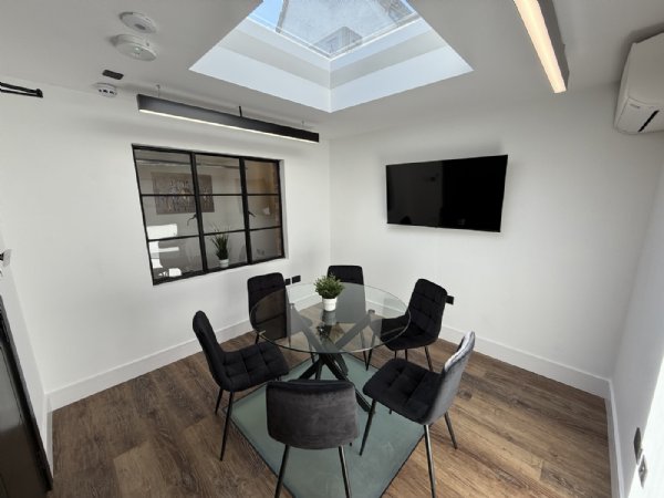 Property at 5 Crown Passage, Kingston upon Thames, KT1 1JD